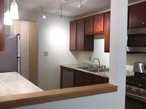 Deer Run Apartments in Chesterton, IN - Foto de edificio - Building Photo