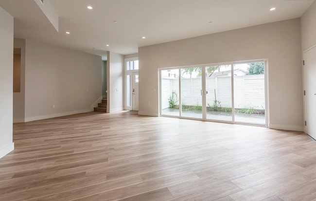 property at 2800 Grant Ave