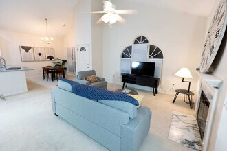 126 Sterlingdaire Dr in Cary, NC - Building Photo - Building Photo
