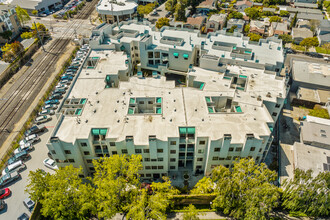 320 Peninsula Ave in San Mateo, CA - Foto de edificio - Building Photo