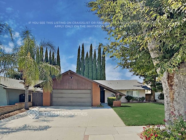 property at 2725 Greenleaf Ave