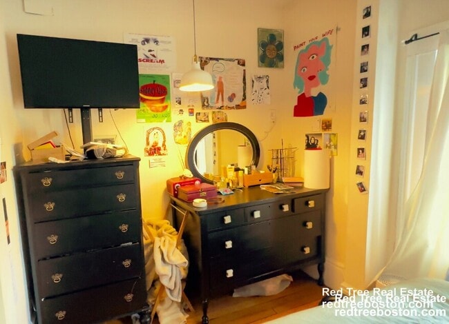 583 Beacon St, Unit 1 in Boston, MA - Building Photo - Building Photo