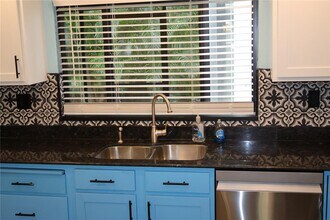 3404 W Fielder St in Tampa, FL - Building Photo - Building Photo