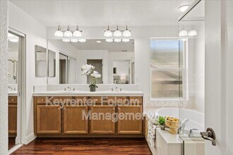2156 Woodhead St in Folsom, CA - Building Photo - Building Photo