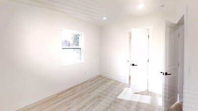 1129 W 14th St in Portales, NM - Building Photo - Building Photo