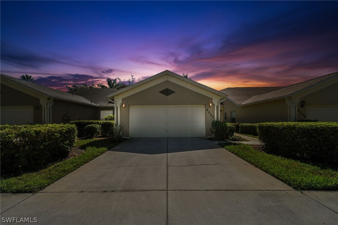 8020 Sivon Way in Naples, FL - Building Photo