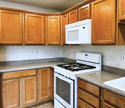 705 Carlin Ct in Petaluma, CA - Building Photo - Building Photo