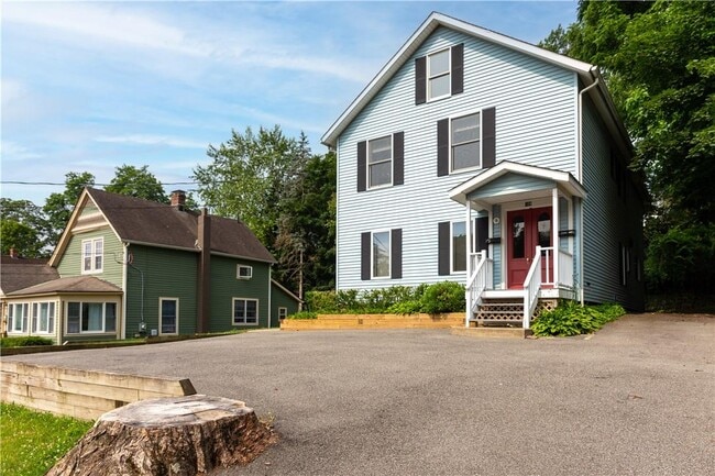 108 Charles Colman Blvd in Pawling, NY - Building Photo - Building Photo