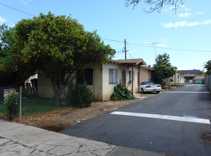 272-284 W Ramona St in Ventura, CA - Building Photo - Building Photo