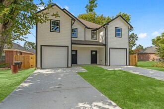 8205 Carver Rd in Houston, TX - Foto de edificio - Building Photo