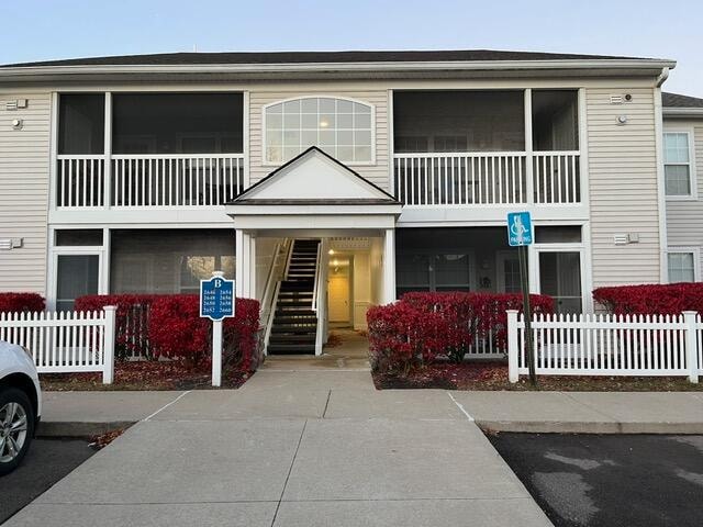 property at 2652 S Knightsbridge Cir