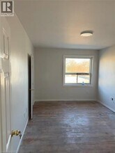 210 Parkdale Ave N in Hamilton, ON - Building Photo - Building Photo