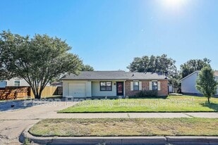 5207 S Travis St in Amarillo, TX - Building Photo