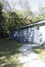 24301 E Colonial Dr in Christmas, FL - Building Photo - Building Photo