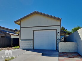 6233 Don Gaspar Ave in Las Vegas, NV - Building Photo