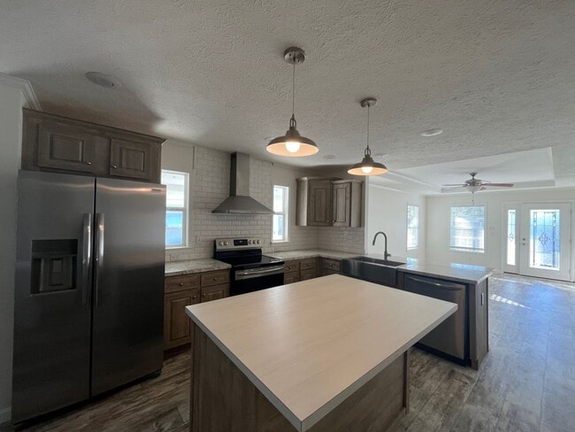 271 Sable Dr in North Fort Myers, FL - Building Photo - Building Photo