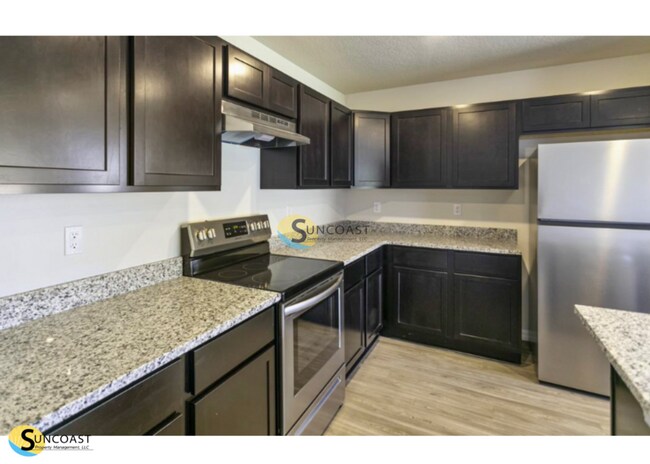 365 Greenbriar Blvd in Lehigh Acres, FL - Building Photo - Building Photo