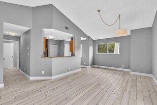3473 NW 44th St in Lauderdale Lakes, FL - Building Photo