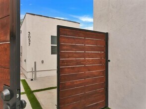3057 Vineyard Ave in Los Angeles, CA - Building Photo - Building Photo