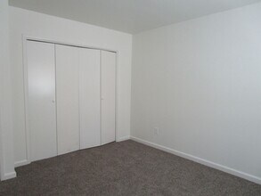 8875 Warnerville Rd in Oakdale, CA - Building Photo - Building Photo