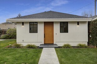 1438 Columbus Ave in Burlingame, CA - Building Photo