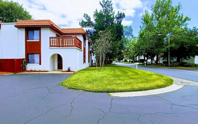 property at 2111 Oak Meadow Cir