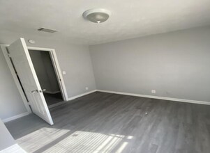 1751 Powhattan St in Jacksonville, FL - Building Photo - Building Photo