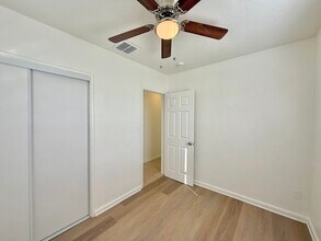 11366 Chamberlaine Way in Adelanto, CA - Building Photo - Building Photo