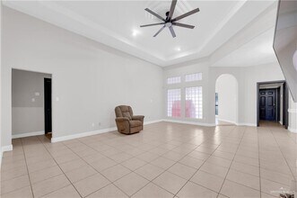 32 S Cynthia St in McAllen, TX - Building Photo - Building Photo