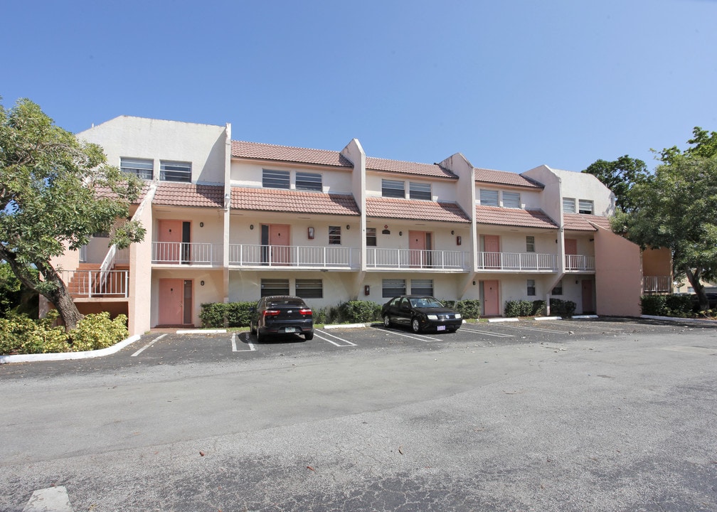 3760 NW 115th Ave in Coral Springs, FL - Building Photo