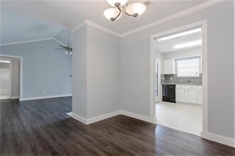 5300 Keller Springs Rd in Dallas, TX - Building Photo - Building Photo