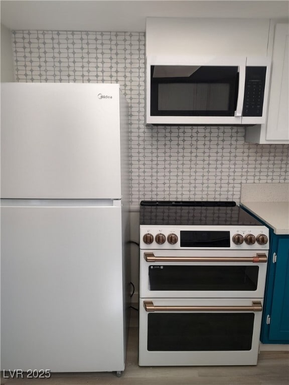 property at 3221 Sombrero Cir