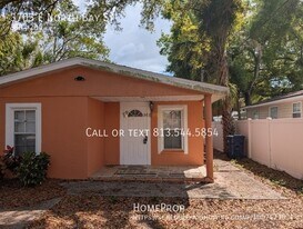 3705 E North Bay St in Tampa, FL - Building Photo