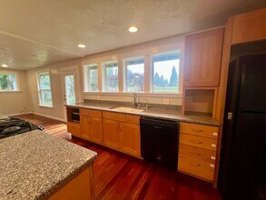 2027 26th Ave NW in Olympia, WA - Building Photo - Building Photo