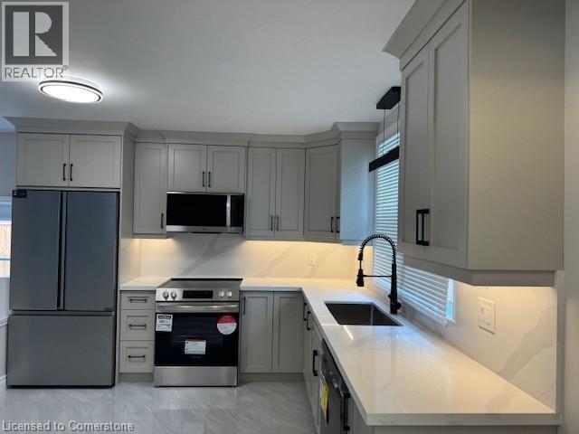 459 Bridgeport Rd in Kitchener, ON - Building Photo - Building Photo