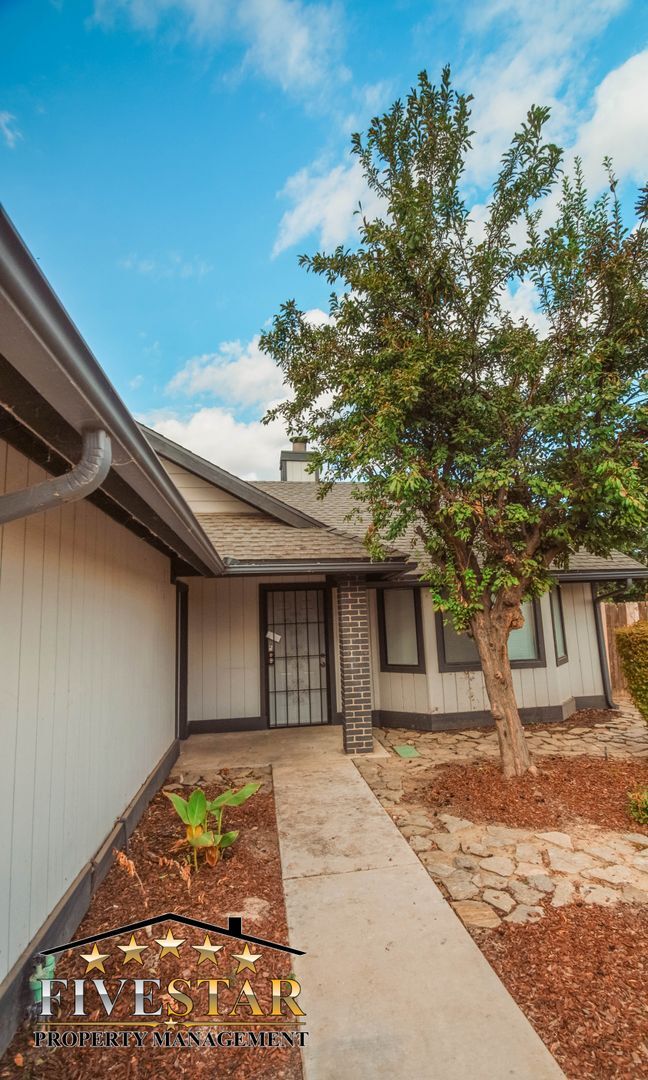 4601 Connecticut Way in Bakersfield, CA - Building Photo - Building Photo