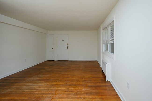 Penzel Manor Apartments