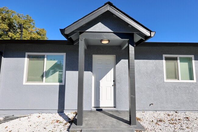 761 Almond St in Yuba City, CA - Building Photo - Building Photo