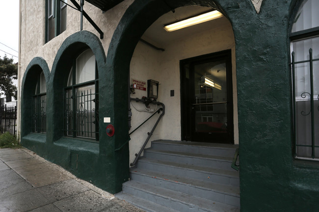 Columbia Apartments in Los Angeles, CA - Foto de edificio - Building Photo