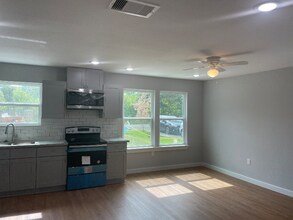 6606 Haight St-Unit -B in Houston, TX - Building Photo - Building Photo