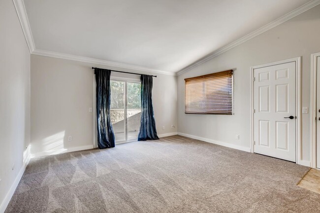 5054 Los Morros Way in Oceanside, CA - Building Photo - Building Photo