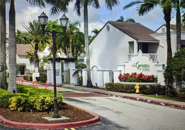 9767 NW 46th Terrace in Doral, FL - Building Photo - Building Photo