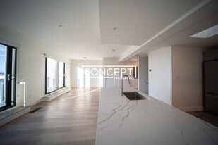 1079 Commonwealth Ave, Unit 523CP in Boston, MA - Building Photo