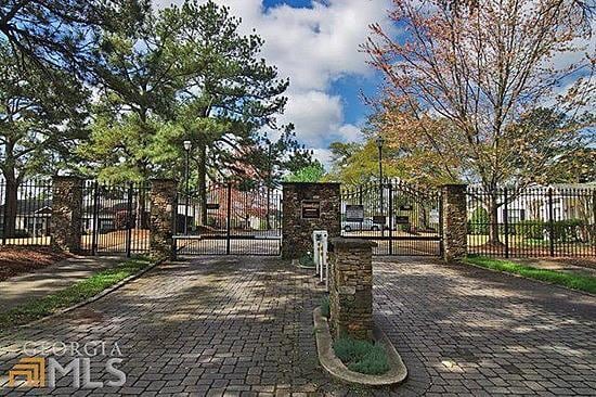 property at 1581 Stone Gate Ln SE