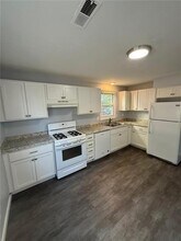 10 Saratoga Ave in Pawtucket, RI - Building Photo - Building Photo