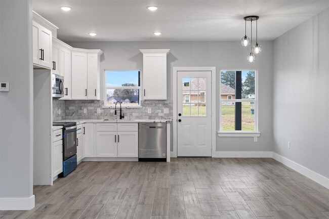 property at 7 Meadowview Dr