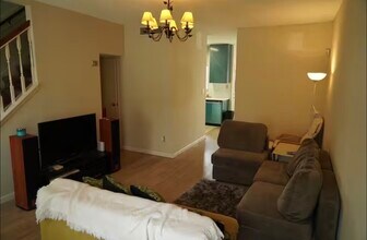 7575 Cambridge St in Houston, TX - Building Photo - Building Photo