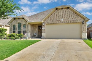 2121 Victoria Ln in Princeton, TX - Building Photo