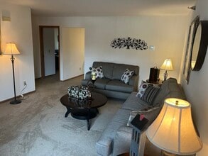 Park Avenue Apartments in West Bend, WI - Building Photo - Building Photo