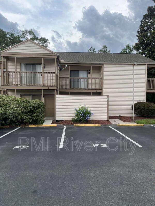 property at 2300 Twelve Oaks Dr